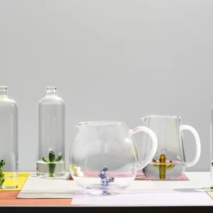 ICHENDORF MILANO - L’essenzialità della forma e la purezza del materiale  (catalogo completo)